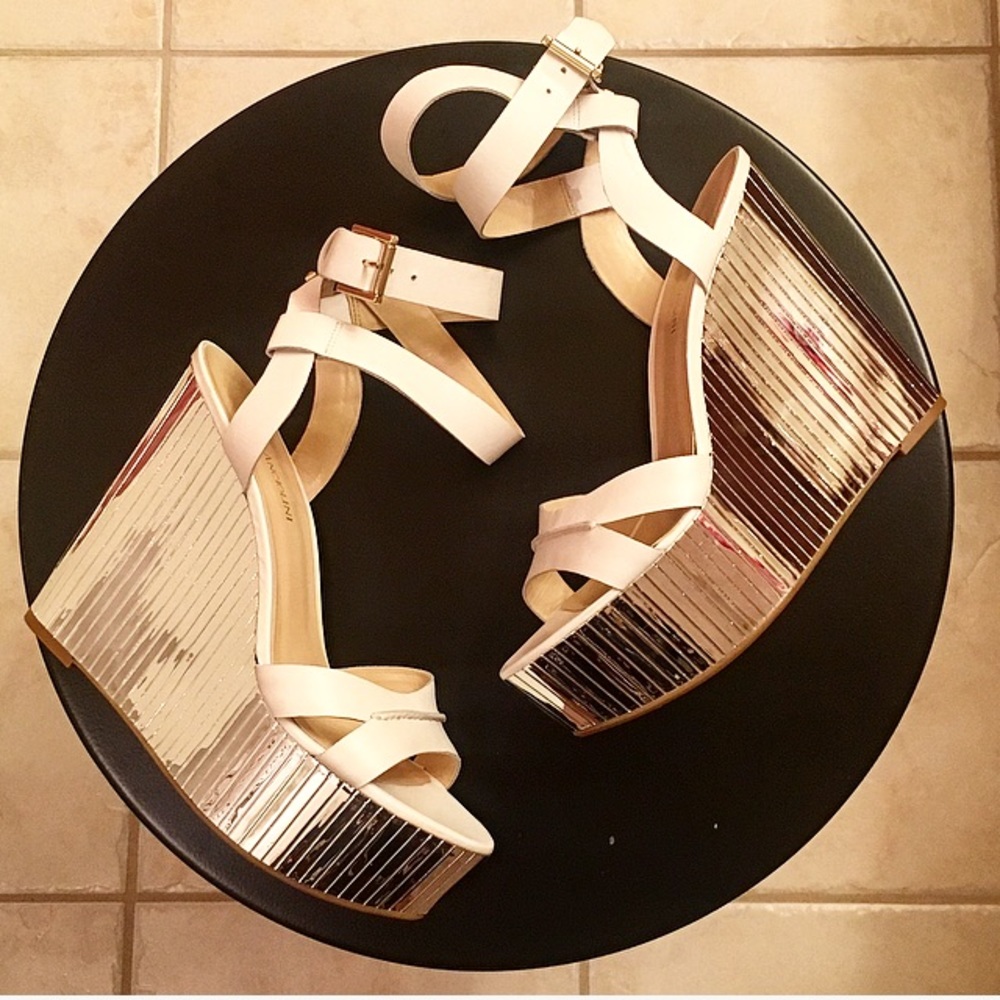 NWOT*Enzo Angiolini Wedges, Size 9